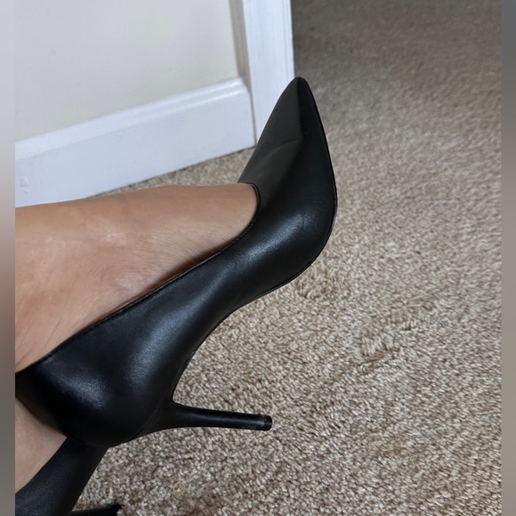 Leather classic heels - Picture 3 of 14